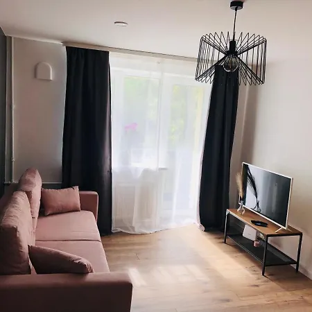 Cozy, New And Wide With Balcony 아파트 리가